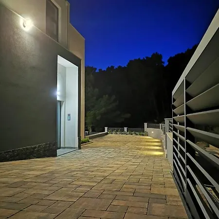 Apartment La