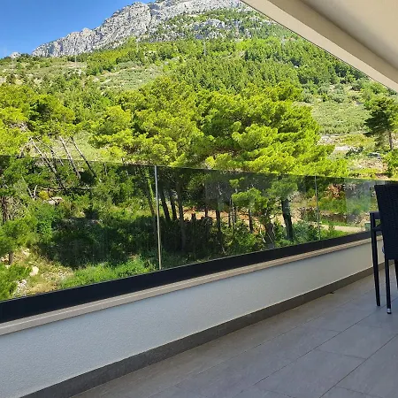 La * Baška Voda