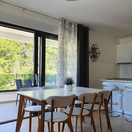 Apartament La *
