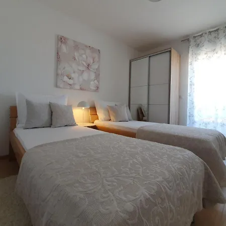 La Apartament *